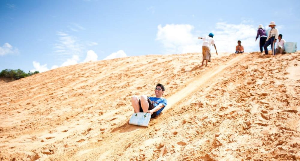 Hoạt động trượt cát đầy kích thích